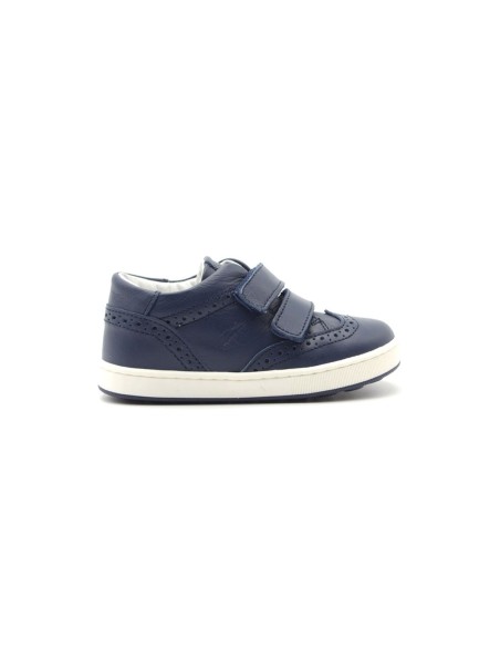 Zapato balducci para primeros pasos de bebe en piel con detalles brogue