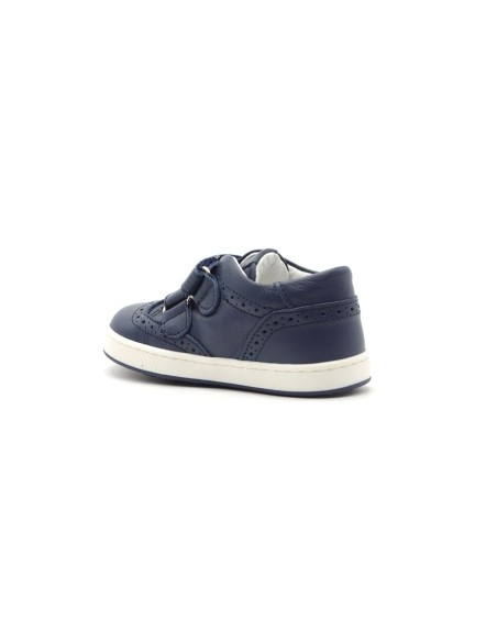 Zapato balducci para primeros pasos de bebe en piel con detalles brogue