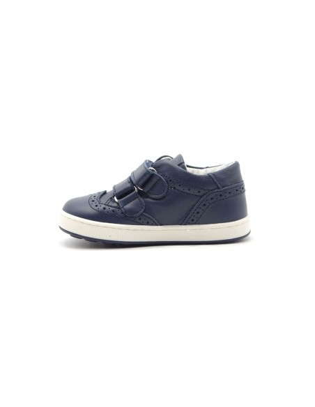 Zapato balducci para primeros pasos de bebe en piel con detalles brogue