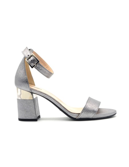 Nero Giardini elegant sandal in laminated leather with strap