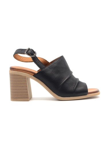Sandalia deportiva de mujer Keys en piel con tacón y punta cuadrada