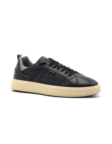 Nero Giardini box bottom sneaker