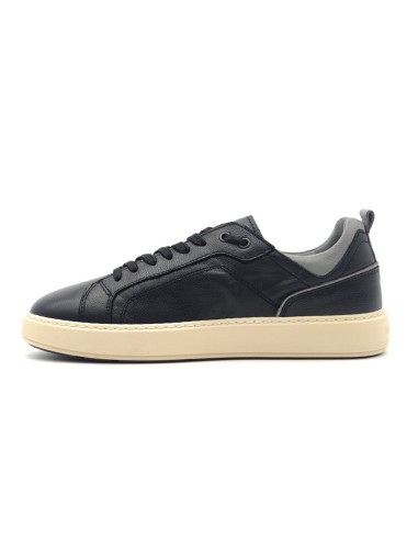 Nero Giardini box bottom sneaker