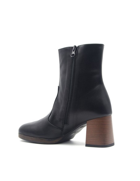 Donna Serena leather ankle boot