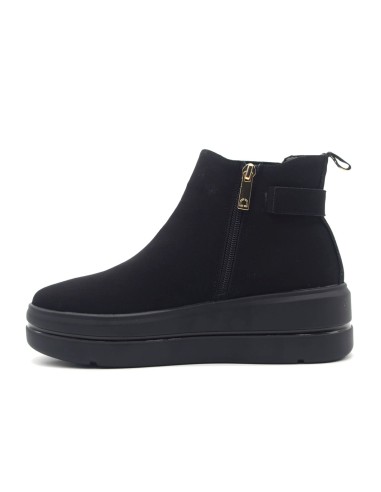 Donna Serena Logan model women's ankle boot in nubuck