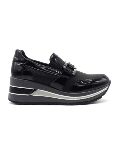 Donna Serena model Megan women's sports moccasin