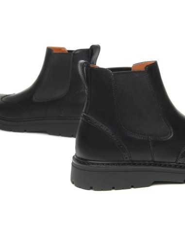 Botín de piel para hombre Nero Giardini, fabricado en Italia.