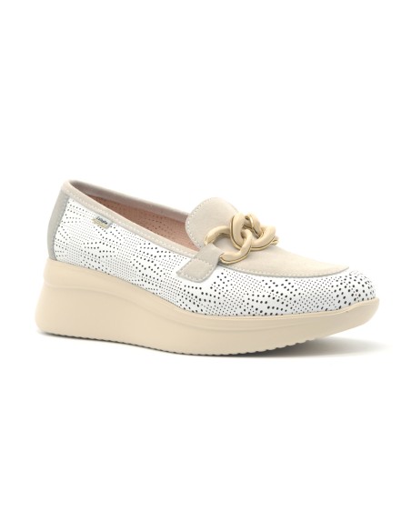 Callaghan Hanna women's moccasin in laser-cut leather
