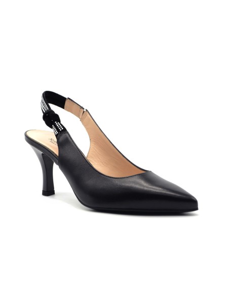 Elegante Slingback-Pumps von Nero Giardini, hergestellt in Italien aus Leder.