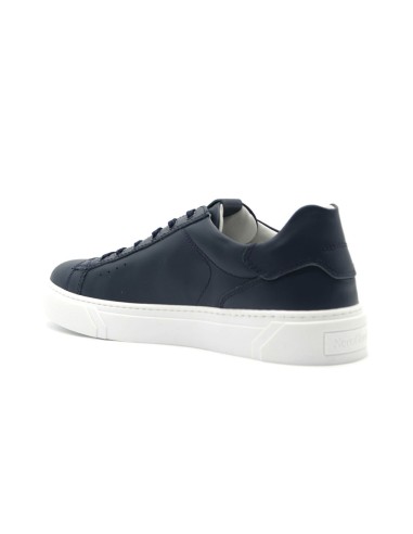 Zapatillas deportivas con cordones para hombre Nero Giardini. Fabricadas en Italia en piel.