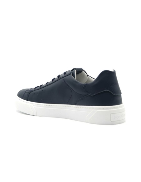 Zapatillas deportivas con cordones para hombre Nero Giardini. Fabricadas en Italia en piel.