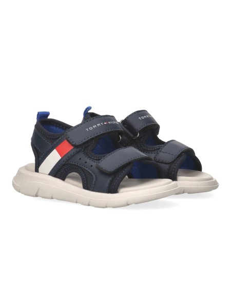 Tommy Hilfiger sandalo sostenibile