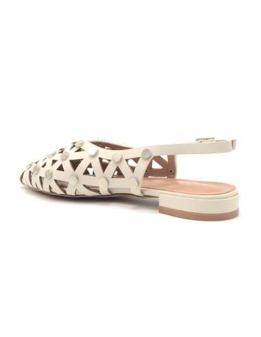 Kharisma slingback laserato con borchie