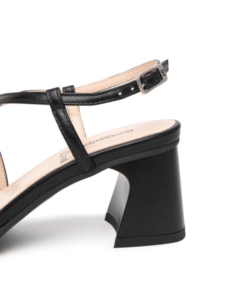Nero Giardini sandalo in pelle con tacco comodo